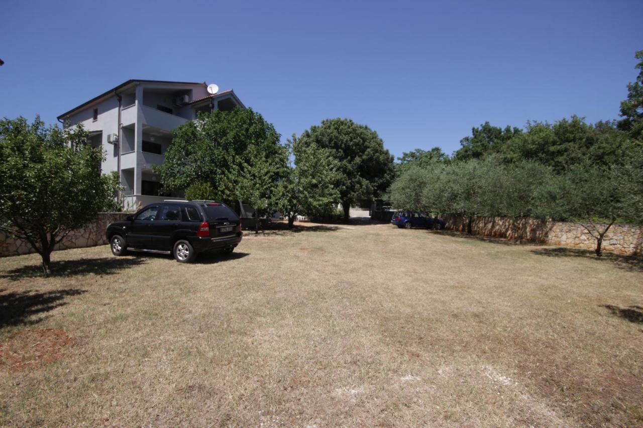 Apartments Smitran Banjole Exterior foto