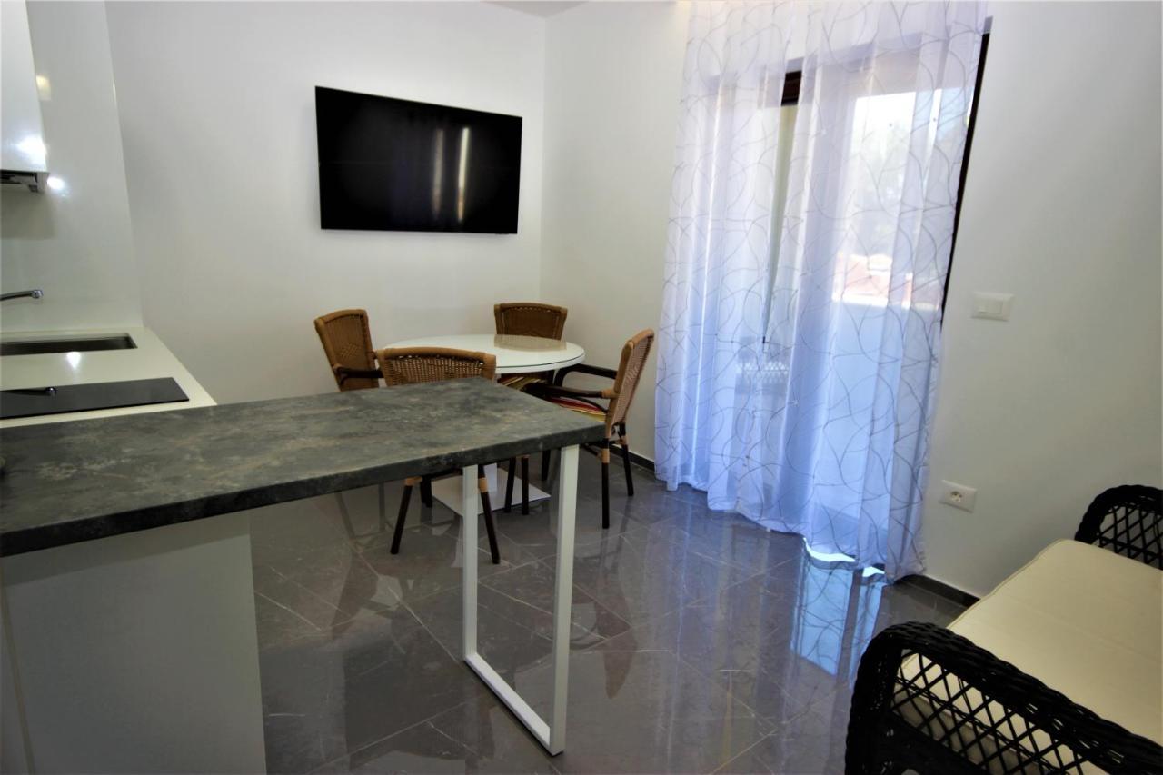 Apartments Smitran Banjole Exterior foto